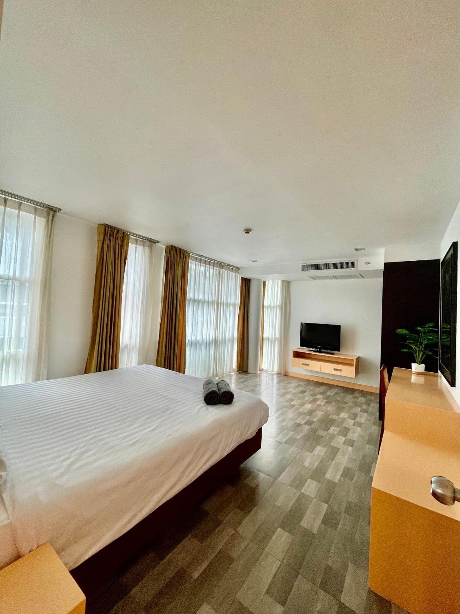 The Kris Two Bedrooms Apartment *